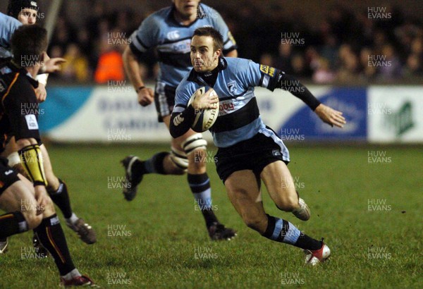 271205 - Cardiff Blues v Newport Gwent Dragons - Celtic League -  Cardiff's Rhys Williams charges ahead