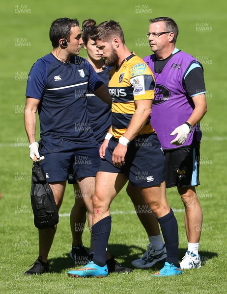 070816 - Singha Premiership Rugby 7s Series Final - Plate Semi Final - Cardiff Blues v  Northampton Saints - Ceri Young of Cardiff Blues goes off injured