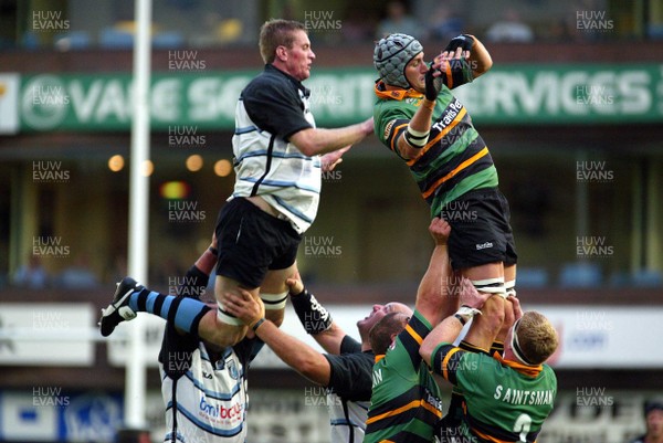 290803 - Cardiff Blues v Northampton Saints - Preseason Friendly - Cardiff's Jim Brownrigg and opposite number Mark Connors battle for the line out possession