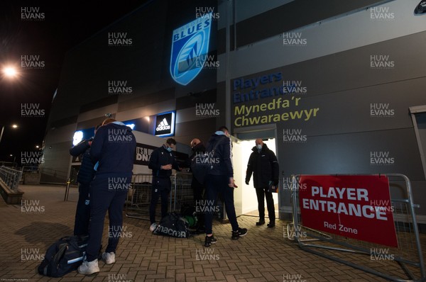 010121 - Cardiff Blues v Ospreys, Guinness PRO14 - Cardiff Blues players arrive at the Cardiff City Stadium as the club logo is projected onto the side of the stadium