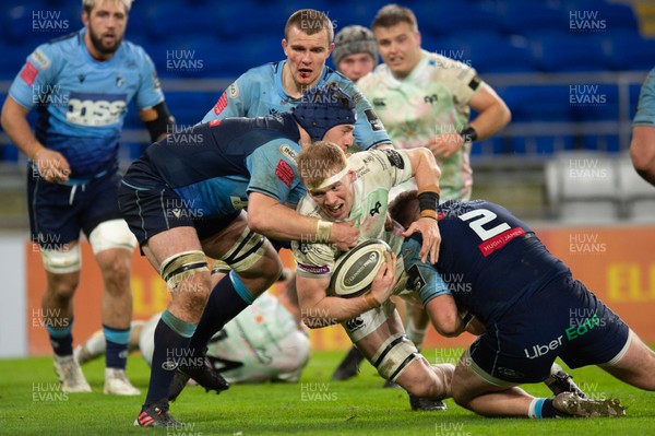 010121 - Cardiff Blues v Ospreys - Guinness PRO14 - Sam Cross of Ospreys is tackled by Kristian Dacey of Cardiff Blues 