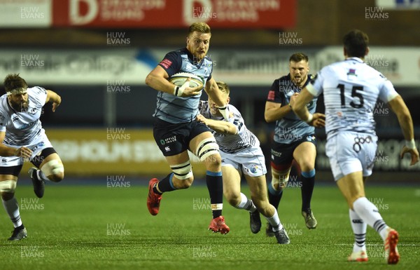 171117 - Cardiff Blues v Ospreys - Anglo Welsh Cup - Macauley Cook of Cardiff Blues gets into space