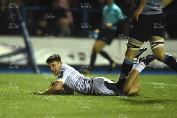 171117 - Cardiff Blues v Ospreys - Anglo Welsh Cup - Reuben Morgan-Williams of Ospreys scores try