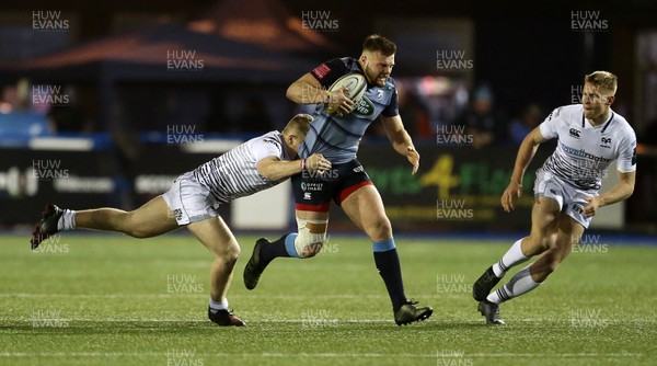 171117 - Cardiff Blues v Ospreys - Anglo Welsh Cup - Owen Lane of Cardiff Blues is tackled by Kieran Williams of Ospreys