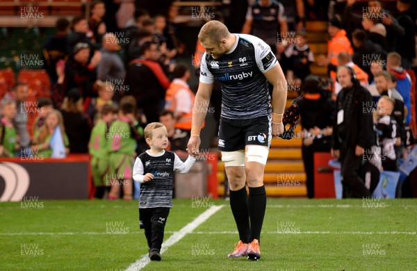 270419 - Cardiff Blues v Ospreys - Guinness PRO14 - Judgement Day - James King of Ospreys with his son