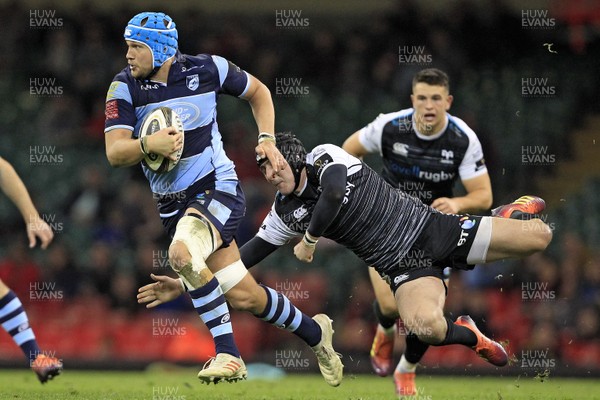 270419 - Cardiff Blues v Ospreys, Judgement Day VII, Guinness PRO14 - Olly Robinson of Cardiff Blues makes a break