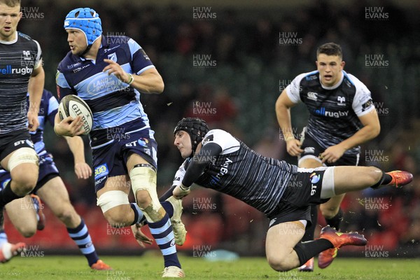 270419 - Cardiff Blues v Ospreys, Judgement Day VII, Guinness PRO14 - Olly Robinson of Cardiff Blues in action 