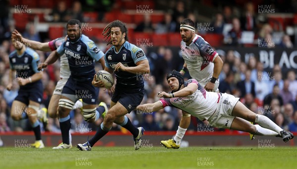 300416 - Cardiff Blues v Ospreys - Judgement Day - Guinness PRO12 - Josh Navidi of Cardiff Blues breaks through to score a try