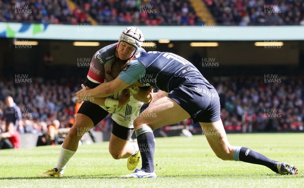 300416 - Cardiff Blues v Ospreys, Judgement Day IV, Guinness PRO12 - Hanno Dirksen of Ospreys powers over to score try