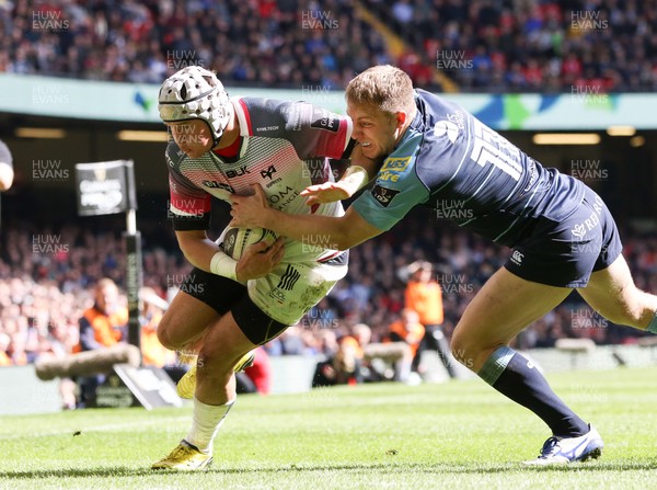 300416 - Cardiff Blues v Ospreys, Judgement Day IV, Guinness PRO12 - Hanno Dirksen of Ospreys powers over to score try