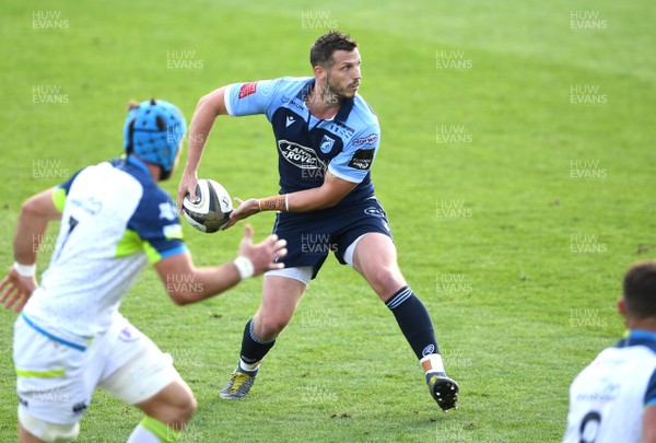 300820 - Cardiff Blues v Ospreys - Guinness PRO14 - Jason Tovey of Cardiff Blues looks for support