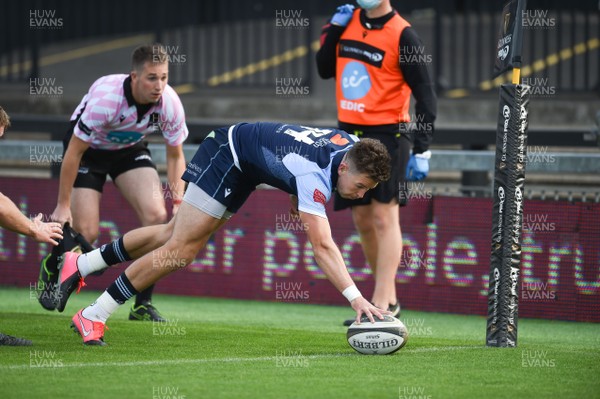 300820 - Cardiff Blues v Ospreys - Guinness Pro 14 - Jason Harries of Cardiff Blues  scores their first try