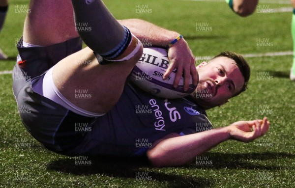 071219 - Cardiff Blues v Pau, European Challenge Cup - Owen Lane of Cardiff Blues races in to score try