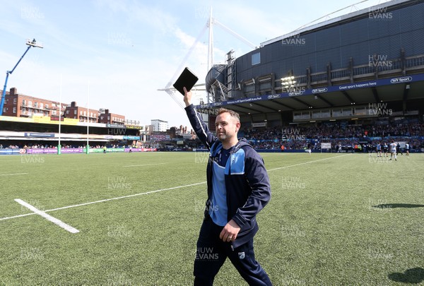 210418 - Cardiff Blues v Pau - European Rugby Challenge Cup Semi Final - Danny Wilson thanks the crowd at full time