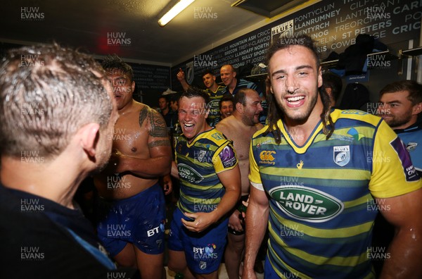 210418 - Cardiff Blues v Pau - European Rugby Challenge Cup Semi Final - Jarrod Evans and Josh Navidi of Cardiff Blues celebrate in the changing rooms