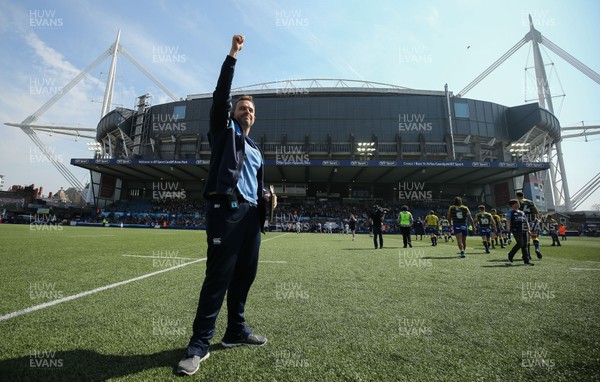 210418 - Cardiff Blues v Pau, European Challenge Cup Semi-Final - Cardiff Blues coach Danny Wilson celebrates at the end of the match