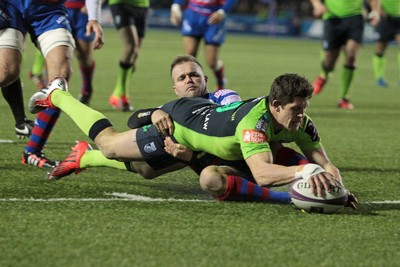 160115 - Cardiff Blues v Rovigo - European Rugby Challenge Cup - Lloyd Williams of Cardiff Blues scores their first try