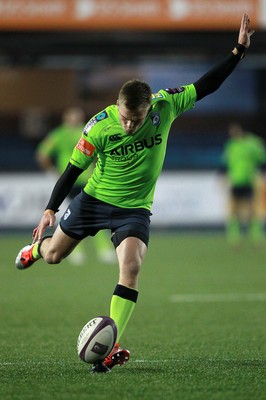 160115 - Cardiff Blues v Rovigo - European Rugby Challenge Cup - Gareth Anscombe of Cardiff Blues kicks the conversion