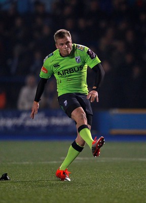 160115 - Cardiff Blues v Rovigo - European Rugby Challenge Cup - Gareth Anscombe of Cardiff Blues kicks the conversion