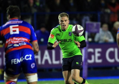 160115 - Cardiff Blues v FEMI-CZ Rugby Rovigo - European Rugby Challenge Cup -Gareth Anscombe of The Blues takes an attacking ball