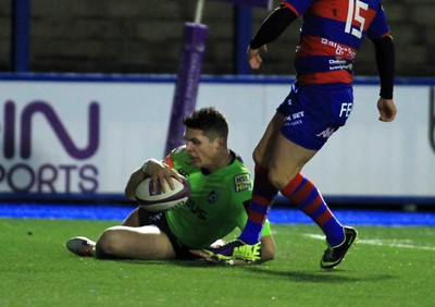 160115 - Cardiff Blues v FEMI-CZ Rugby Rovigo - European Rugby Challenge Cup -Richard Smith of The Blues scores a try