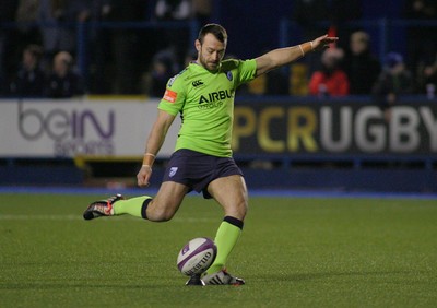 160115 - Cardiff Blues v FEMI-CZ Rugby Rovigo - European Rugby Challenge Cup -Gareth Davies of The Blues kicks a goal