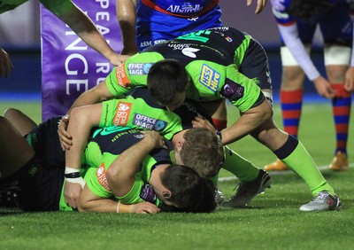 160115 - Cardiff Blues v FEMI-CZ Rugby Rovigo - European Rugby Challenge Cup -Lewis Jones of The Blues is congratulated by team mates as they reach 100 points