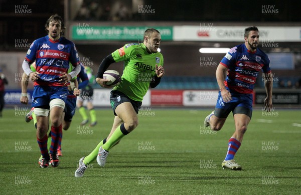 160115 - Cardiff Blues v Rovigo - European Rugby Challenge Cup - Cory Allen of Cardiff Blues runs in to score a try