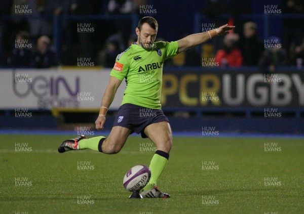 160115 - Cardiff Blues v FEMI-CZ Rugby Rovigo - European Rugby Challenge Cup -Gareth Davies of The Blues kicks a goal