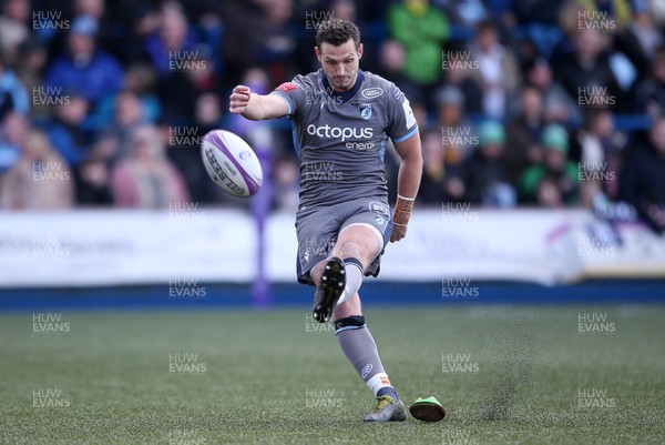 180120 - Cardiff Blues v Rugby Calvisano - European Rugby Challenge Cup - Jason Tovey of Cardiff Blues kicks the conversion