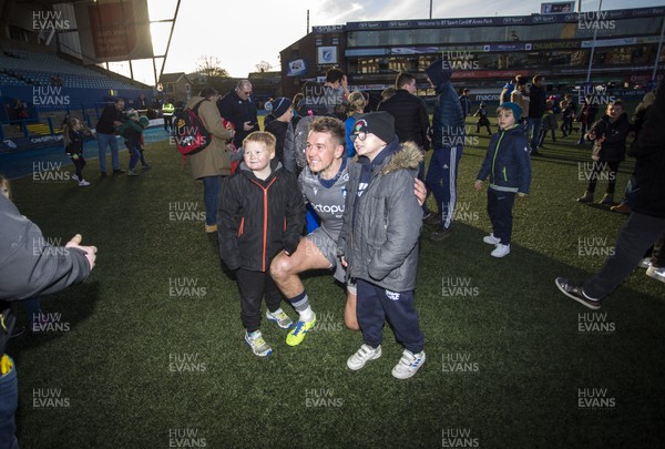 180120 - Cardiff Blues v Rugby Calvisano - European Rugby Challenge Cup - Jason Harries of Cardiff Blues with fans at full time