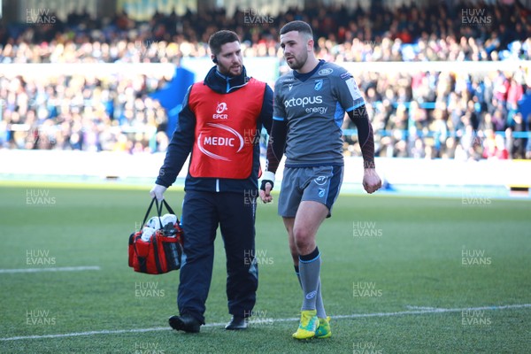 180120 - Cardiff Blues v Rugby Calvisano - European Rugby Challenge Cup - Aled Summerhill of Cardiff Blues limps from the field with an injury