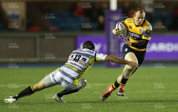 220116 - Cardiff Blues v Rugby Calvisano - European Rugby Challenge Cup - Dan Fish of Cardiff Blues is tackled by Alberto Chiesa of Calvisano