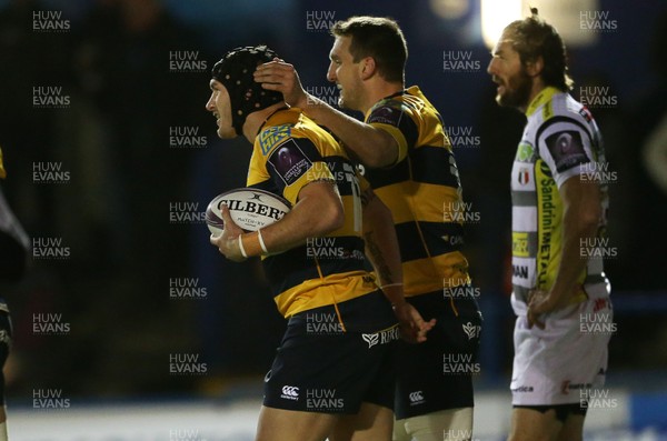 220116 - Cardiff Blues v Rugby Calvisano - European Rugby Challenge Cup - Tom James of Cardiff Blues celebrates scoring a try with Sam Warburton