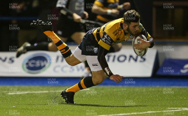 220116 - Cardiff Blues v Rugby Calvisano - European Rugby Challenge Cup - Aled Summerhill of Cardiff Blues scores a try