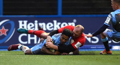 151218 - Cardiff Blues v Saracens - European Rugby Champions Cup - Rey Lee-Lo of Cardiff Blues scores try