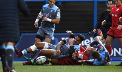 151218 - Cardiff Blues v Saracens - European Rugby Champions Cup - Rey Lee-Lo of Cardiff Blues scores try