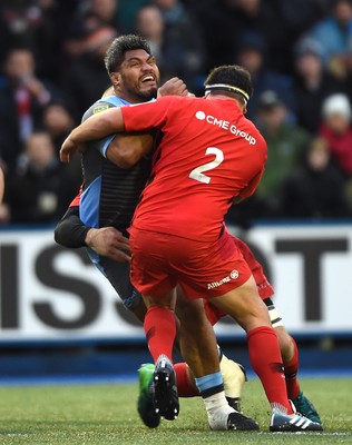 151218 - Cardiff Blues v Saracens - European Rugby Champions Cup - Nick Williams of Cardiff Blues is tackled by Jamie George of Saracens