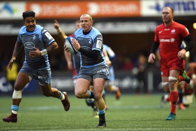 151218 - Cardiff Blues v Saracens - European Rugby Champions Cup - Dan Fish of Cardiff Blues runs in to score try