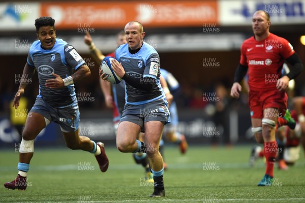 151218 - Cardiff Blues v Saracens - European Rugby Champions Cup - Dan Fish of Cardiff Blues runs in to score try