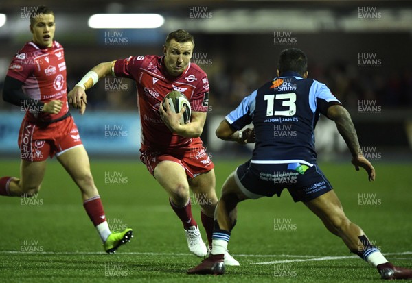 030120 - Cardiff Blues v Scarlets - Guinness PRO14 - Hadleigh Parkes of Scarlets takes on Rey Lee-Lo of Cardiff Blues