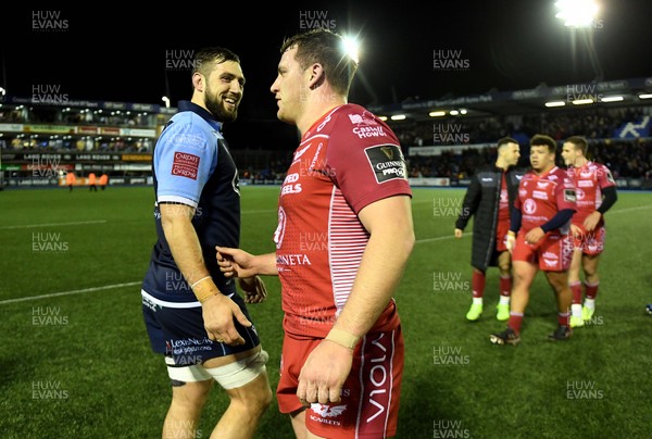 030120 - Cardiff Blues v Scarlets - Guinness PRO14 - Josh Turnbull of Cardiff Blues and Ryan Elias of Scarlets at the end of the game
