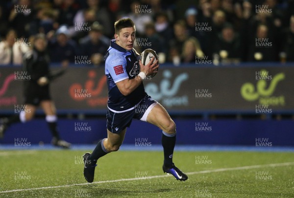 030120 - Cardiff Blues v Scarlets, Guinness PRO14 - Josh Adams of Cardiff Blues races in to score try