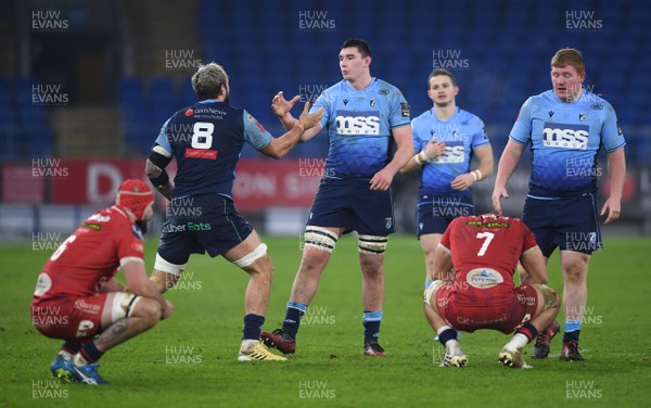 090121 - Cardiff Blues v Scarlets - Guinness PRO14 - Josh Turnbull and Seb Davies of Cardiff Blues celebrate at the final whistle
