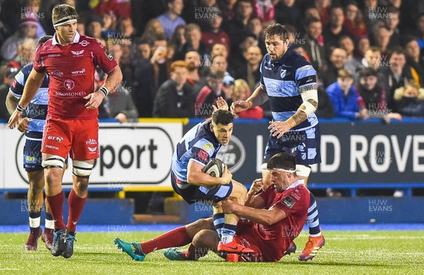 220319 - Cardiff Blues v Scarlets, Guinness PRO14 - Tomas Williams of Cardiff Blues ( with ball ) in action 
