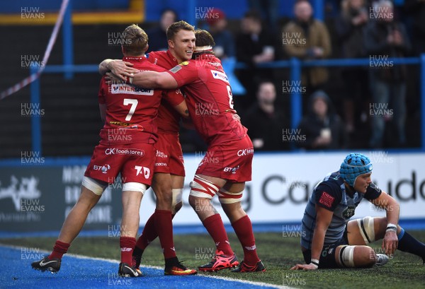 311217 - Cardiff Blues v Scarlets - Guinness PRO14 - Tom Prydie of Scarlets celebrates his try with team mates