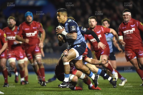 311217 - Cardiff Blues v Scarlets - Guinness PRO14 - Rey Lee-Lo of Cardiff Blues is tackled by Josh Macleod of Scarlets