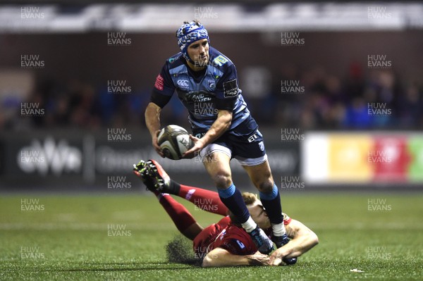 311217 - Cardiff Blues v Scarlets - Guinness PRO14 - Matthew Morgan of Cardiff Blues gets past Tom Prydie of Scarlets