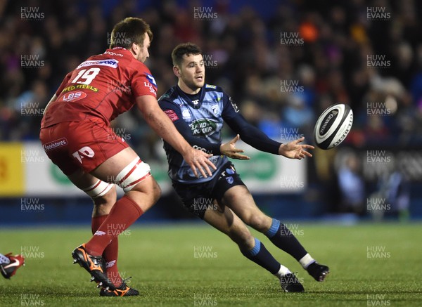 311217 - Cardiff Blues v Scarlets - Guinness PRO14 - Tomos Williams of Cardiff Blues gets the ball away