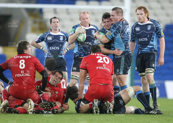 12.12.09  Cardiff Blues v Toulouse Blues' Dafydd Hewitt and Gethin Jenkins celebrate as Toulouse struggle. 